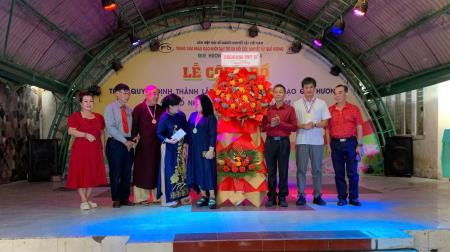 Quỹ thiện nguyện Hạnh Phúc trao tặng quà đến Trung tâm Nhân đạo Quê Hương